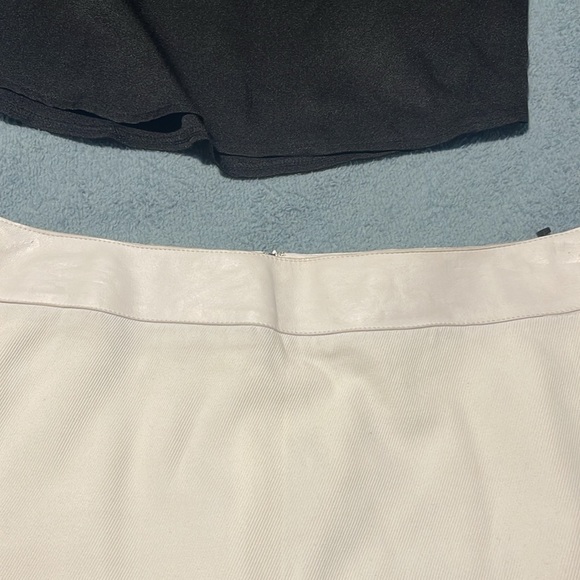 Vintage Carolina Herrera pencil skirt W/Leather waist band sz 6 classic - Picture 5 of 9